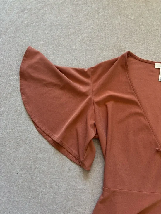 Leith mauve ruffle wrap top. - Picture 2 of 11